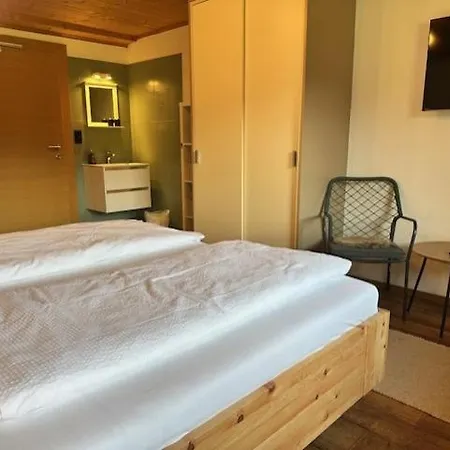 Guest house Leamhof 3*